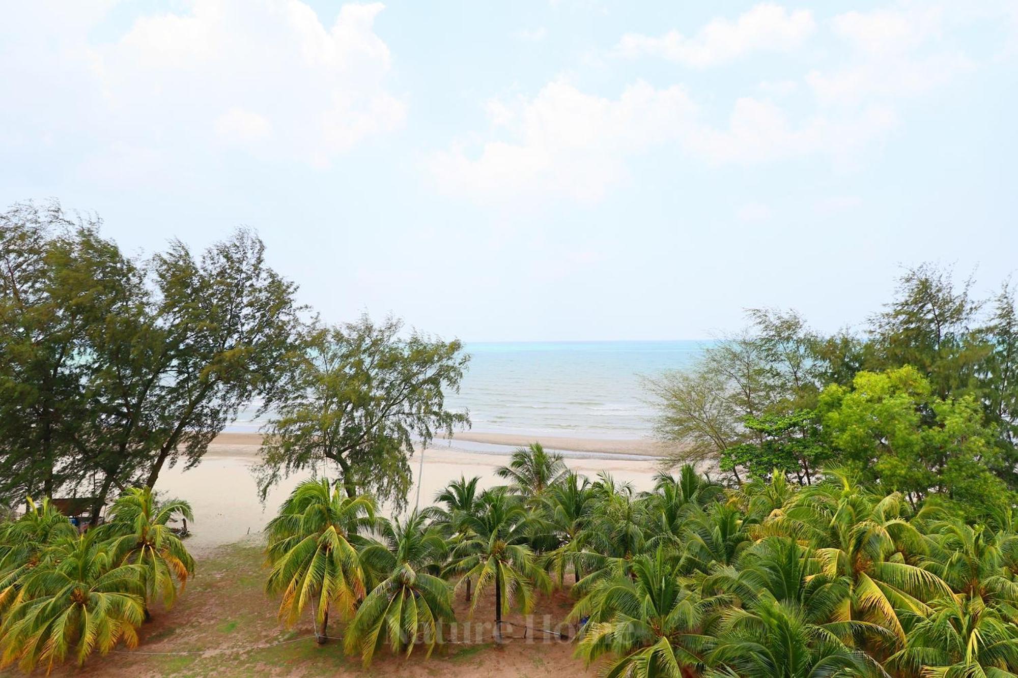 Nature Home 2 - Swiss Garden Resort Residences Beachfront Villa Куантан Экстерьер фото